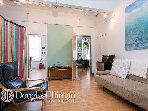 2nd image of 247 W 38th St Rm 1602