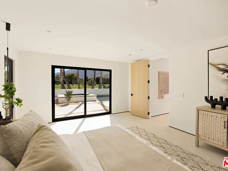 483 E Santiago Way — Photo 15