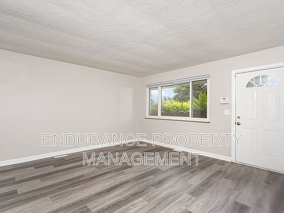5th image of 455 Rockford Dr