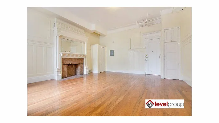 Rented by Level Group | media 9