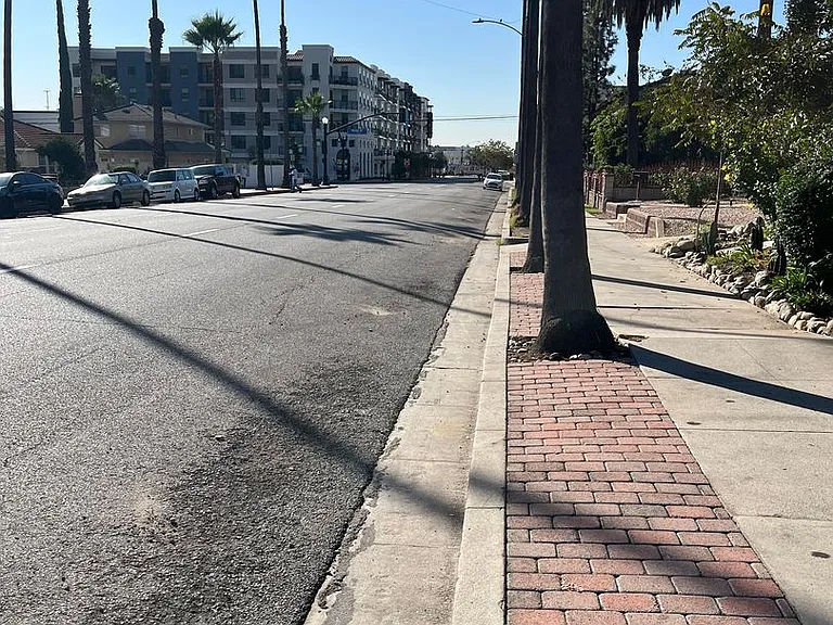 925 N Azusa Ave — Photo 14