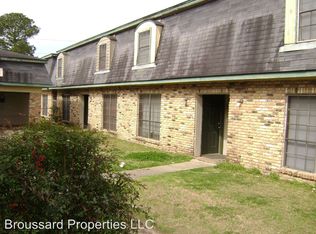2401 NW Evangeline Trwy APT M, Lafayette, LA 70501