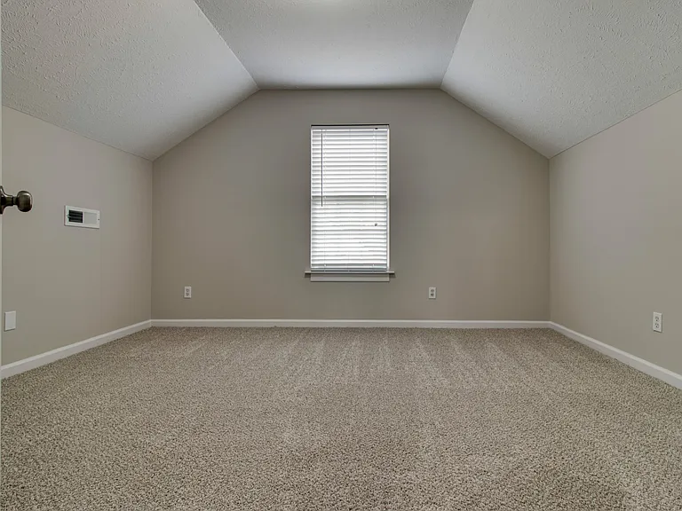 4910 Court Dr — Photo 22