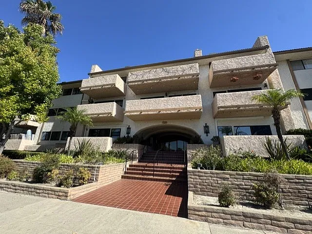 2 bed, 1255 sqft, $3,300 — Photo 1