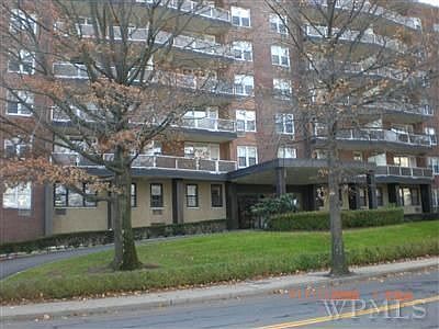 1st image of 360 Westchester Ave #421