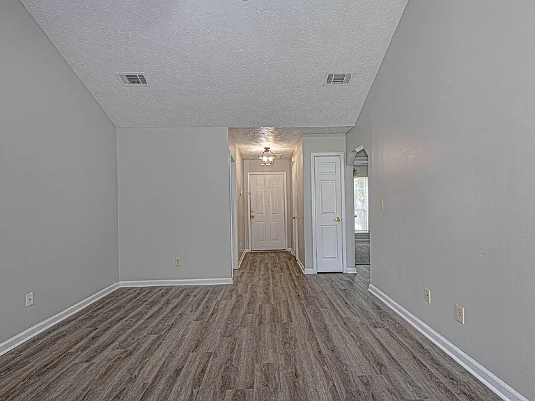 5713 Marlette Ct — Photo 23