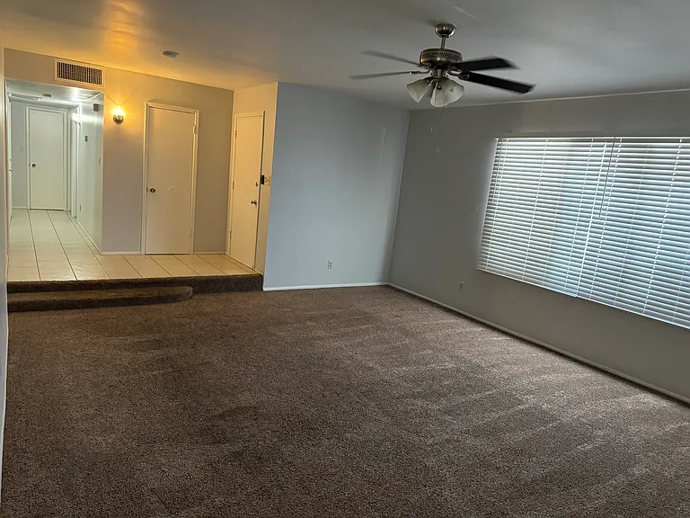 227 E Manhatton Dr — Photo 3