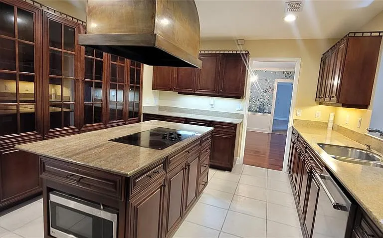 11212 Carrollwood Dr — Photo 86