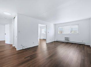 2121 Engle Rd APT 8B, Fort Wayne, IN 46809