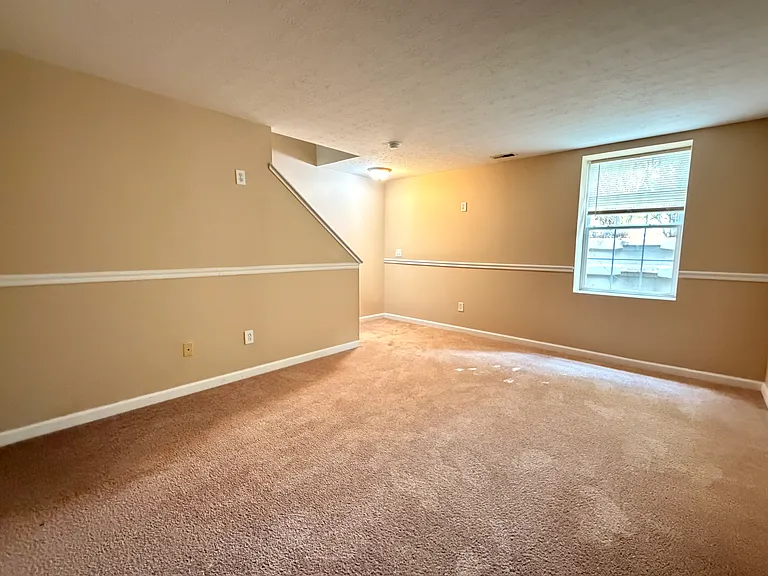 1020 Hartford Village Blvd — Photo 19