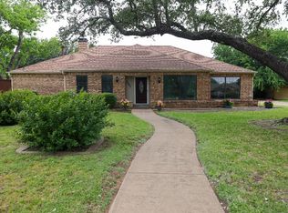 2509 Oakwood Dr, Grand Prairie, TX 75050