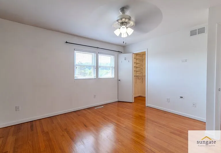 945 Stormont Cir — Photo 16