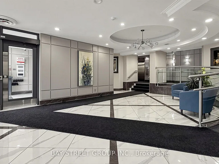 1001 Cedarglen Gate #Penthouse 720 — Photo 7