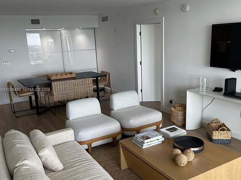 100 Bayview Dr #1521 — Photo 8