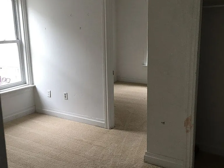 226 Poplar St — Photo 3