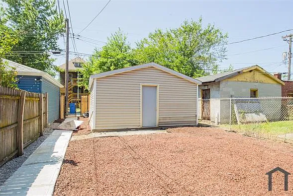 3 bed, 2014 sqft, $1,800 — Photo 4