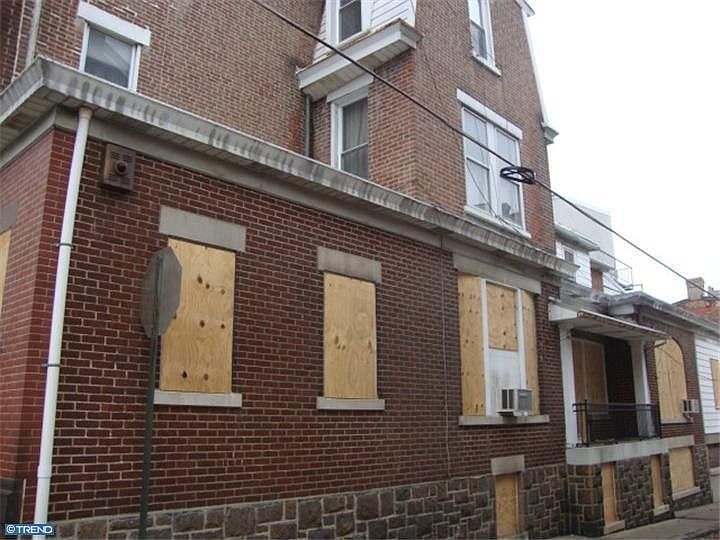 2nd image of 125 N 8th St