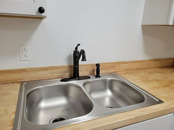3rd image of 3014 Forestdale Ave APT 21