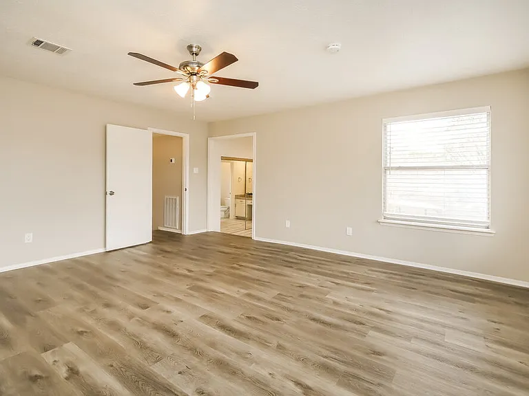 15802 Saint Lawrence Cir — Photo 12