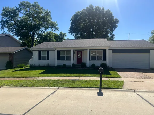 712 Wildview Ln, Ballwin, MO 63021