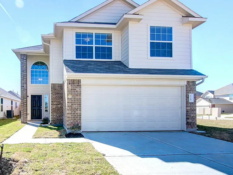 5719 Latta Plantation Dr — Photo 1