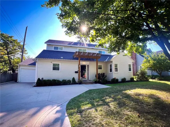 4935 Fairway Rd, Westwood, KS 66205