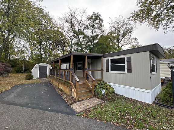 2nd image of 63 Overlook Dr