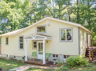 35 Knollwood Rd, Brimfield, MA 01010