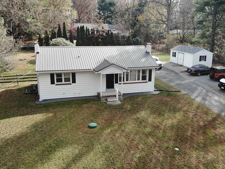 2nd image of 6741 White Rock Rd