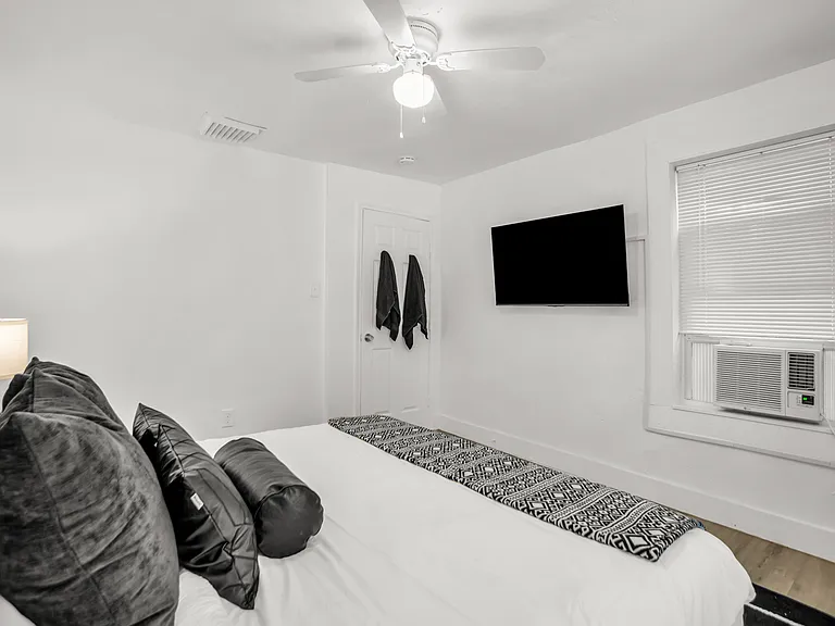 2737 Stuart Dr #2 — Photo 7