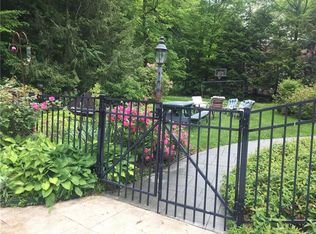 17 Way Hollow Rd, Sewickley, PA 15143