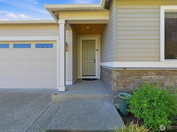 2nd image of 6657 Skipper Lane SE
