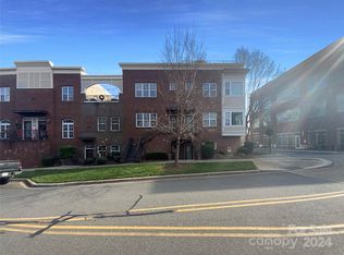 210 Harbour Place Dr, Davidson, NC 28036