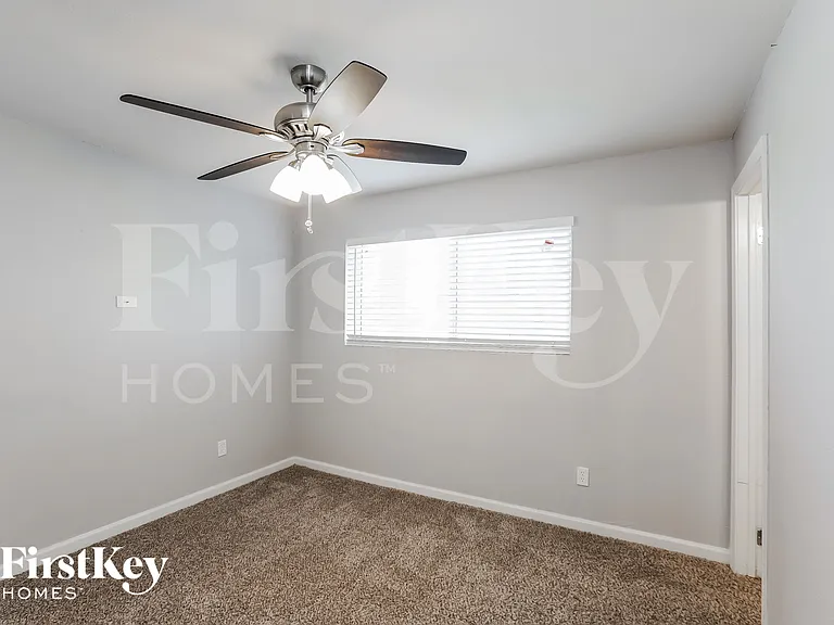 6008 S 45th Pl — Photo 14