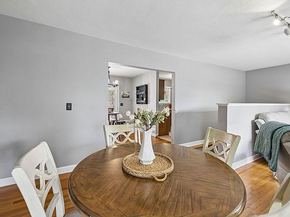 4th image of 90 Sutton Dr