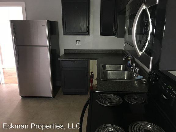 3rd image of 554 Emerson Dr