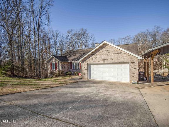2nd image of 340 Oakwood Estates Dr