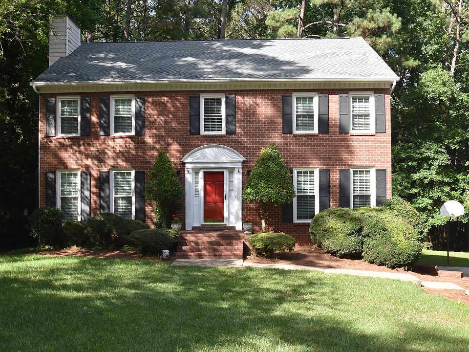 1267 Woodcliff Ct.