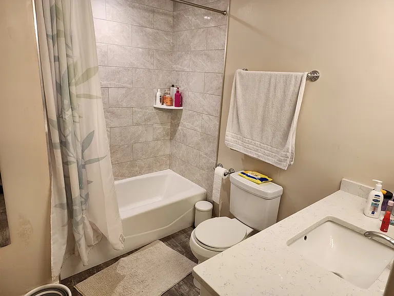 801 Manor Ter #801 — Photo 18