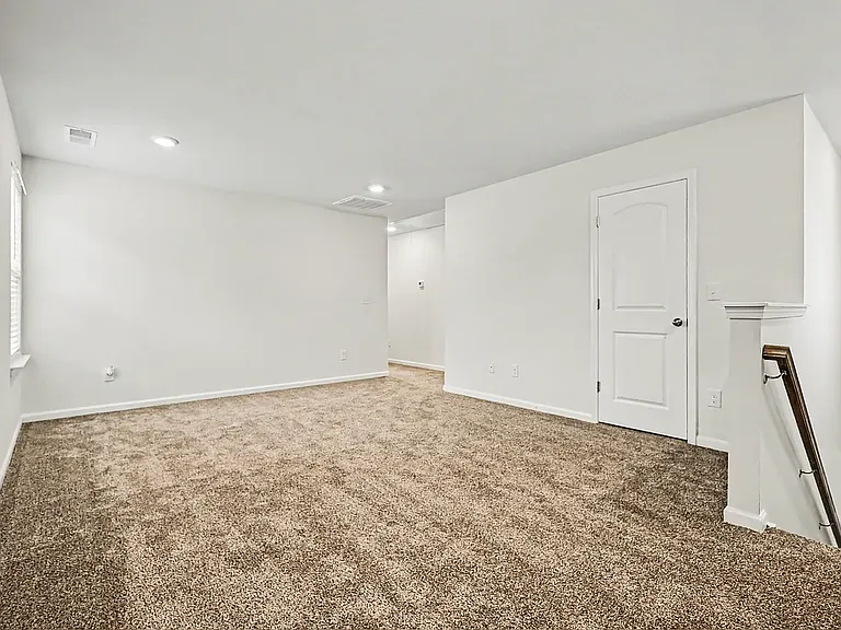 1007 Maylen Trce — Photo 23