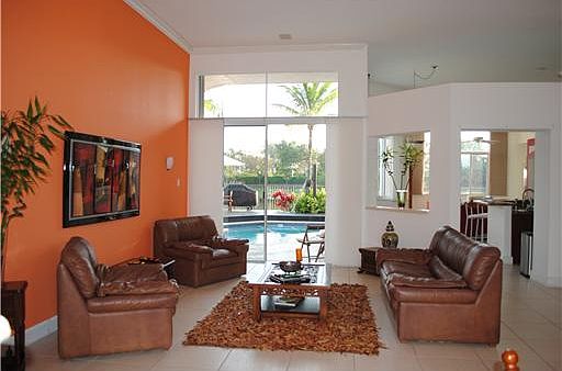 3rd image of 2823 Oakbrook Dr