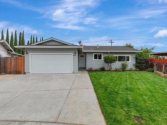 2nd image of 2054 Amberwood Ct