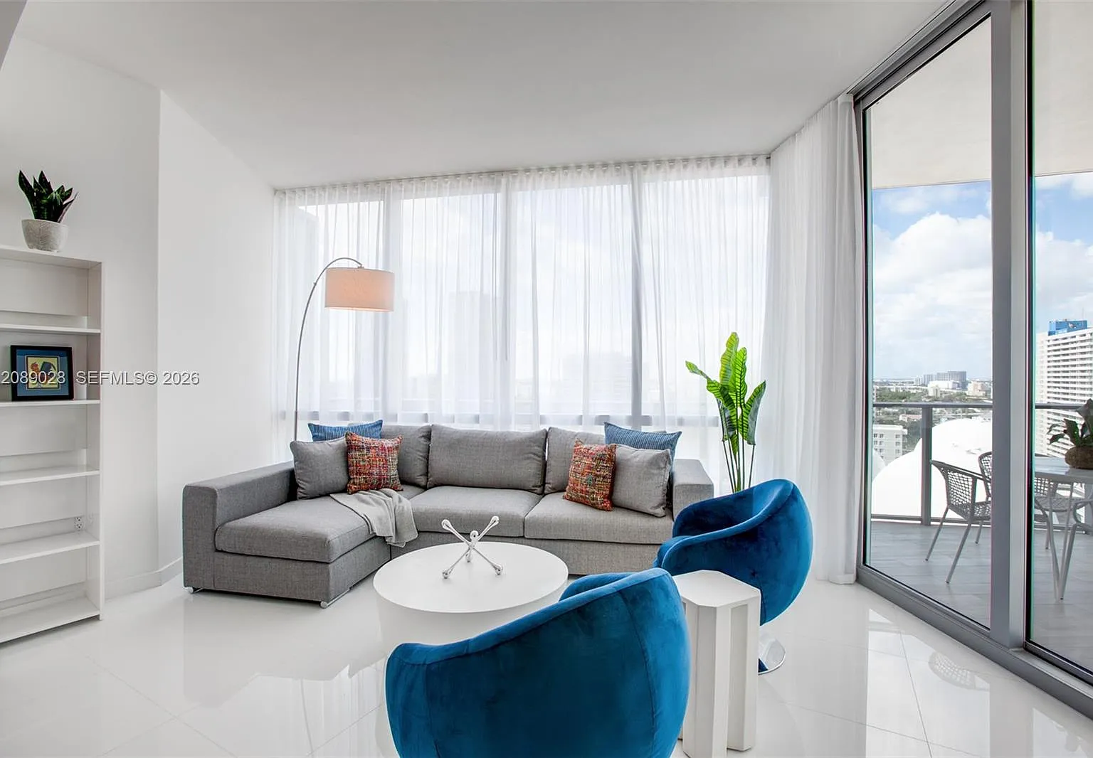 Paramount Miami Worldcente — Photo 1