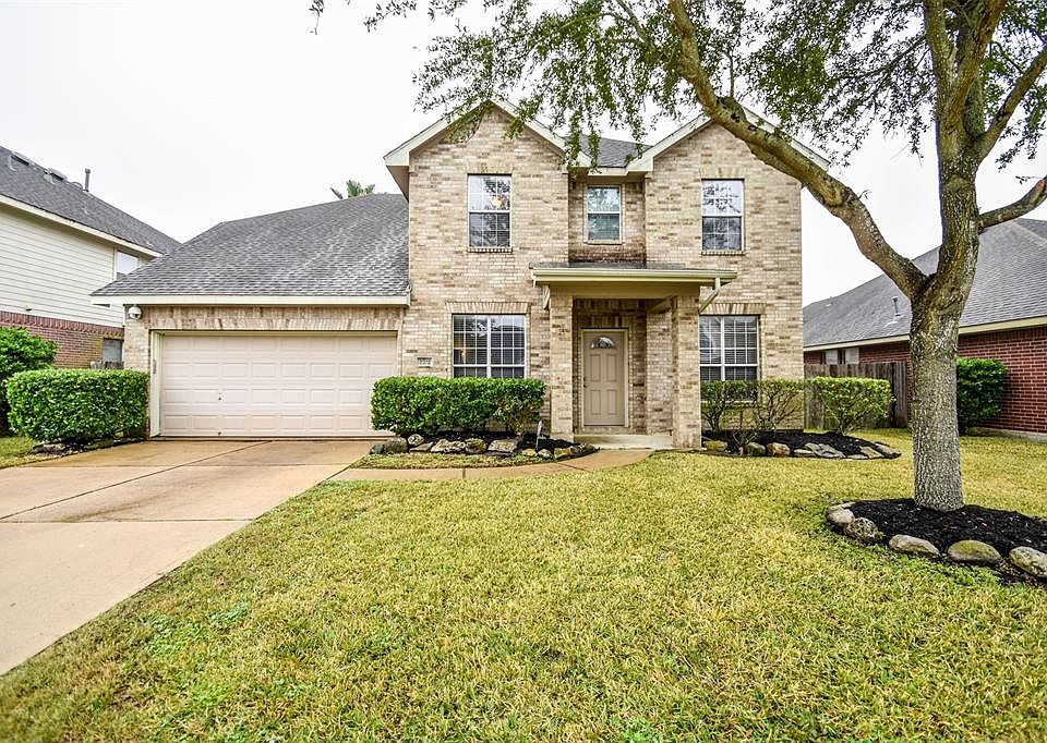 1st image of 2702 Courtyard Ln
