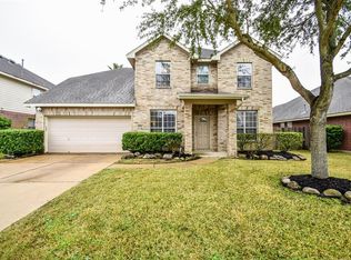 2702 Courtyard Ln, Pearland, TX 77584