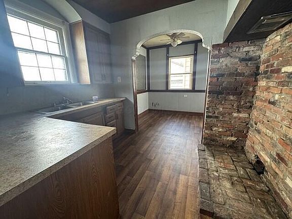 5th image of 684 Wiltshire Rd