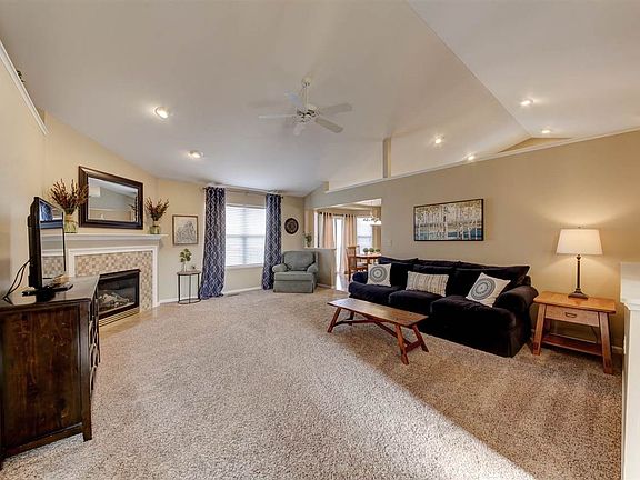 2nd image of 8527 Moonstone Ct