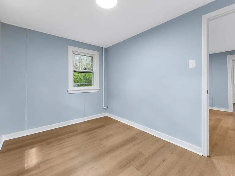 24 Begonia St — Photo 16