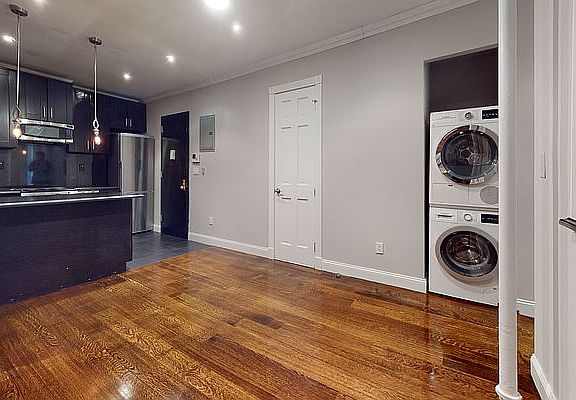 5th image of 434 W 52nd St APT 10