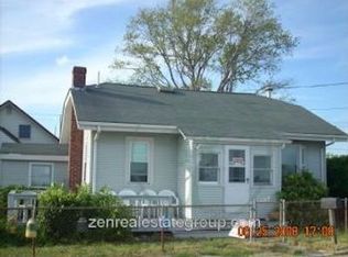 136 Seaconnet Blvd, Portsmouth, RI 02871